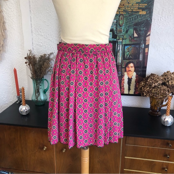 Vintage 1980’s Pink Paisley Pleat Mini Skirt Retro U.K. size 10 - Picture 3 of 6